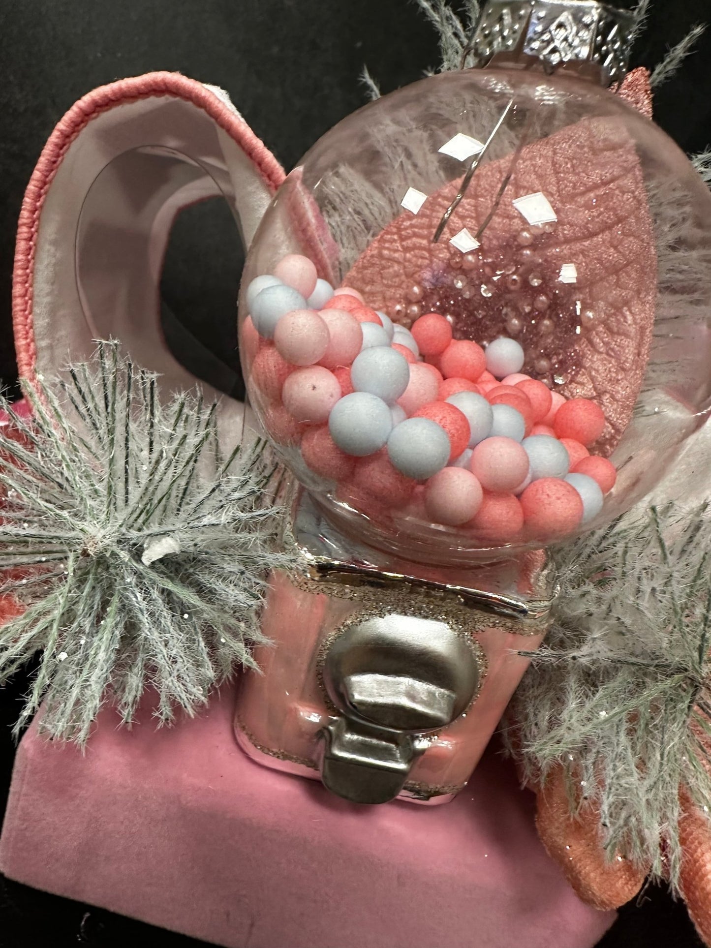Berries And Balsam 14 OZ Gift Box Candle 2024 - LUX - Nifty Decor & More