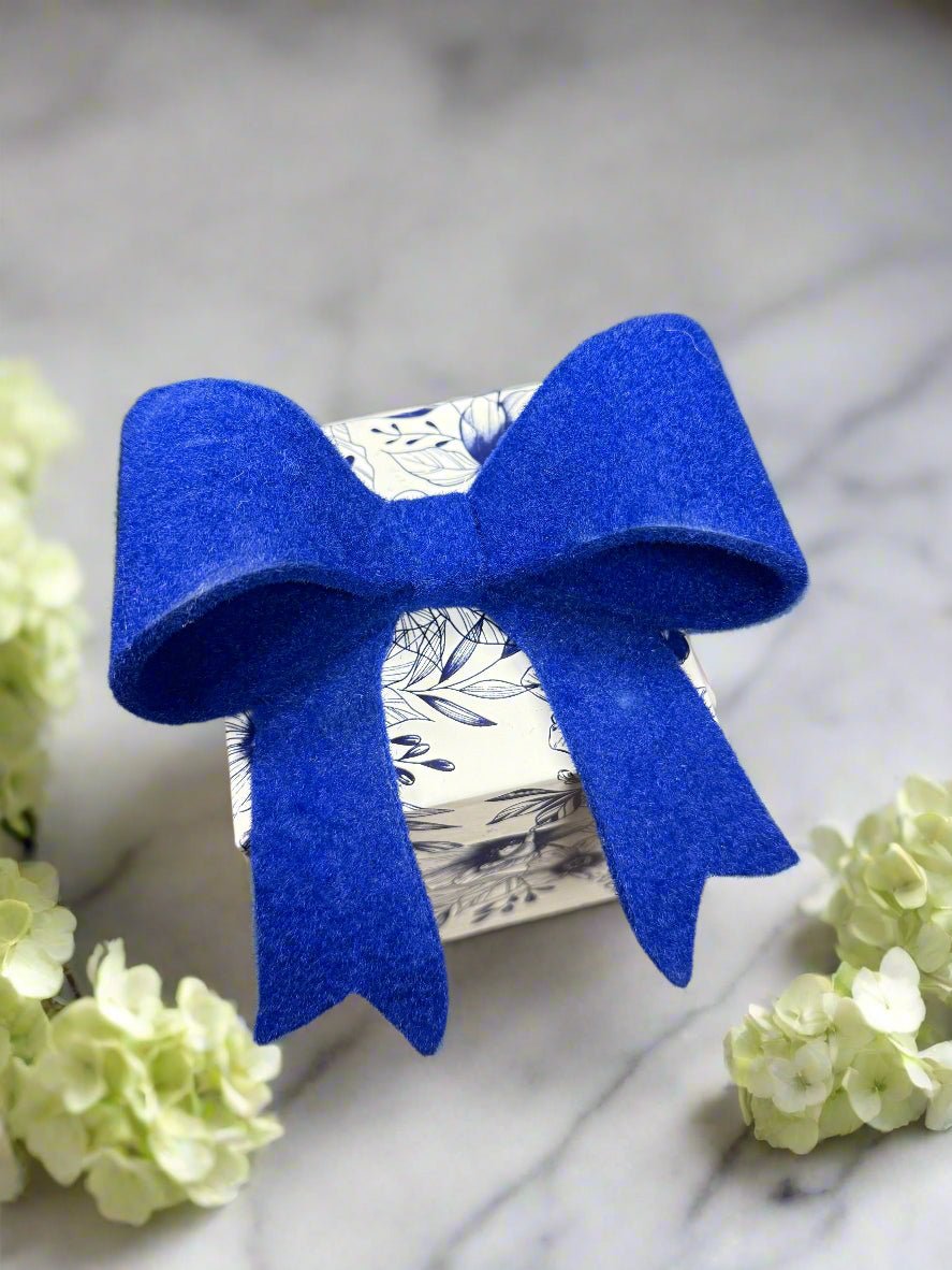 Blue Hydrangea Luxury Bow Candle, 14oz Luxury Scented Candle, Relaxing Home Decor, Perfect Gift for Her or Special Occasions