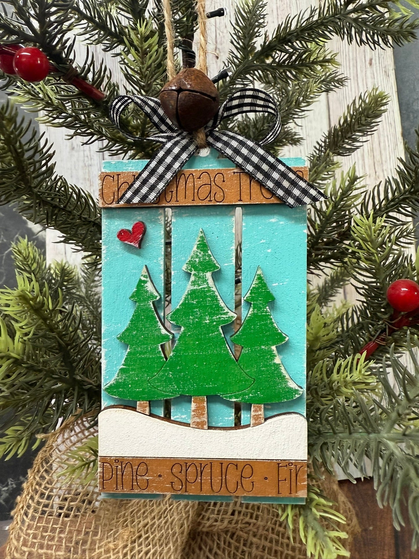 Farmhouse Christmas Pallet Ornaments - Nifty Decor & More