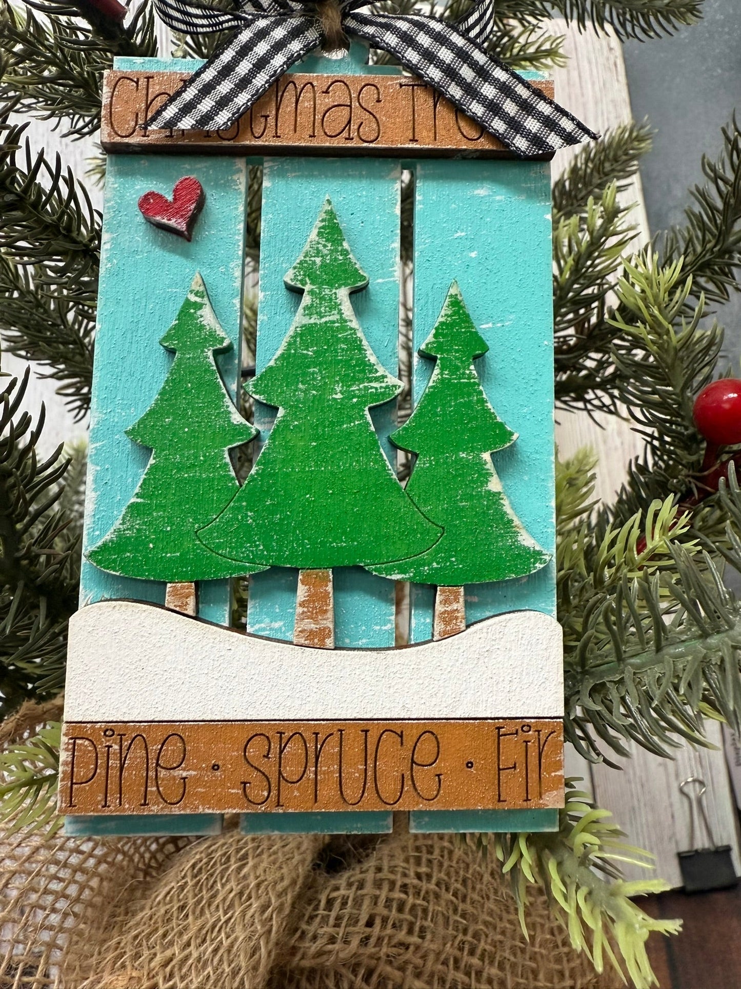 Farmhouse Christmas Pallet Ornaments - Nifty Decor & More