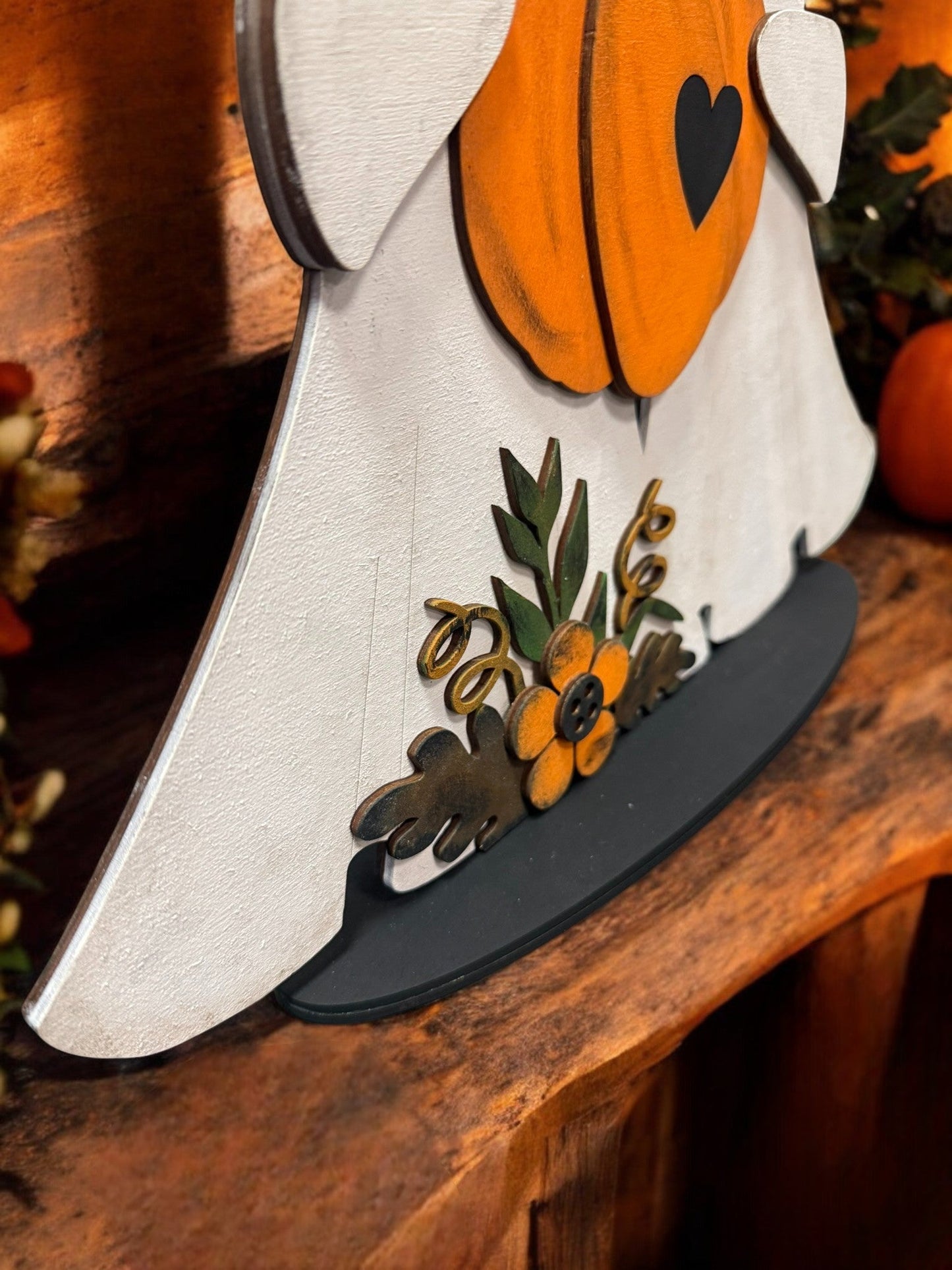 Ghost Couple Halloween Tabletop Decor with Pumpkin Heart Figurines & Knick Knacks