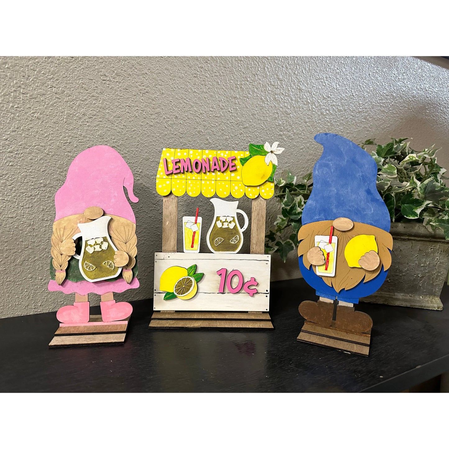 Lemonade Stand Gnomes Table decor