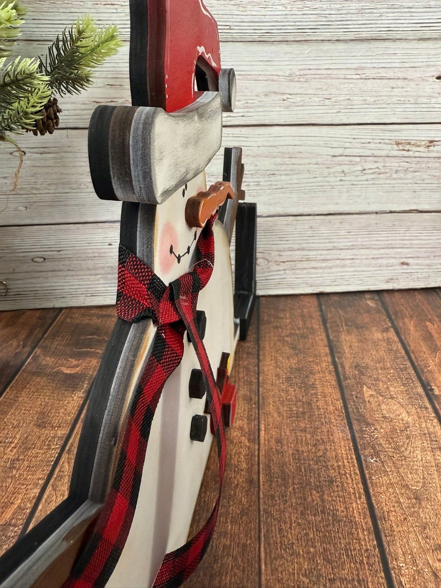 Prim Sitting Snowman - Nifty Decor & More