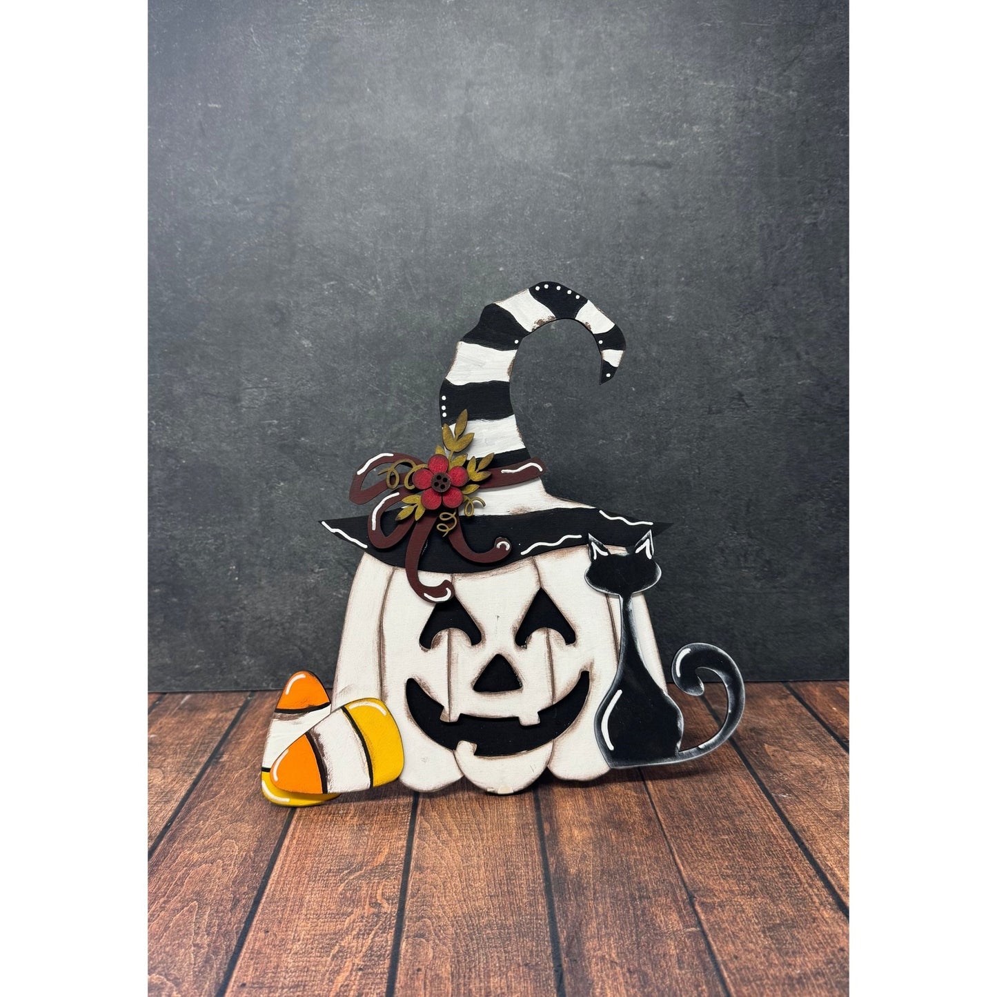 Pumpkin w/Witch Hat White