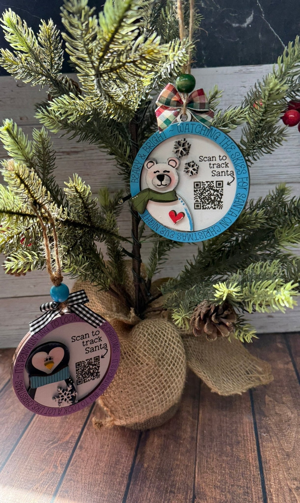 Santa Tracker Ornaments - Nifty Decor & More