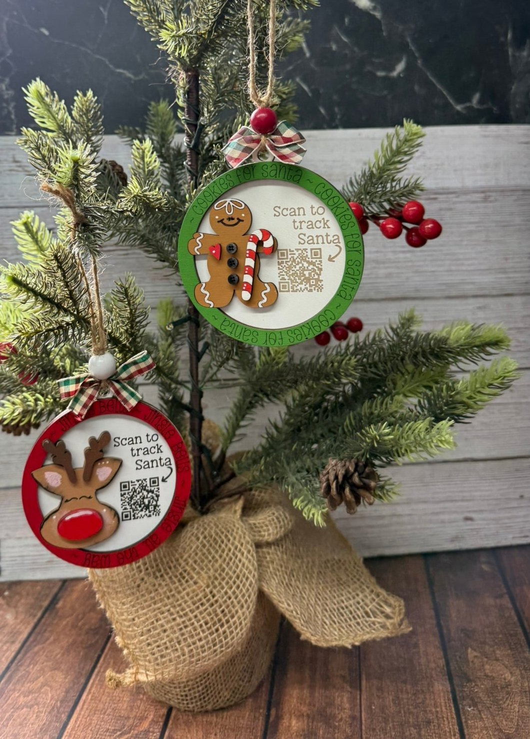 Santa Tracker Ornaments - Nifty Decor & More