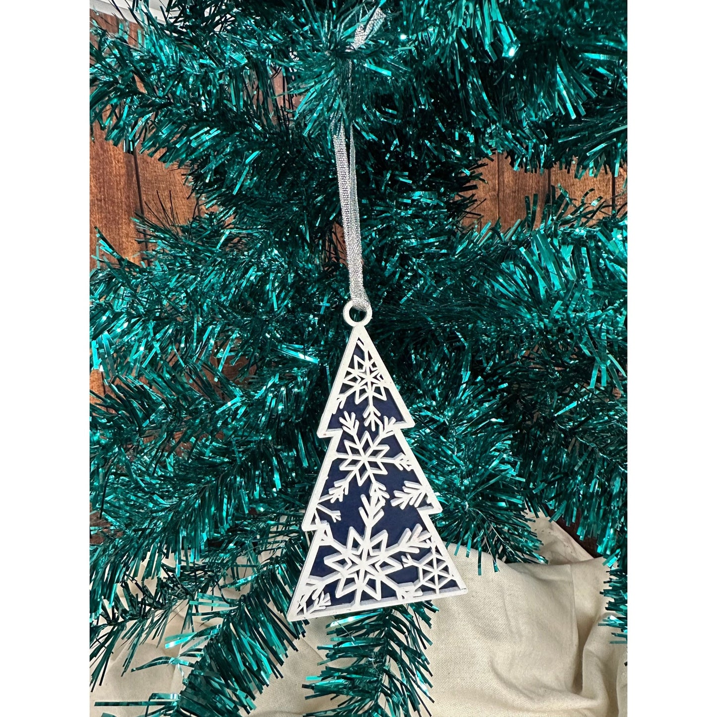Snowflake Christmas Tree Ornaments - Nifty Decor & More