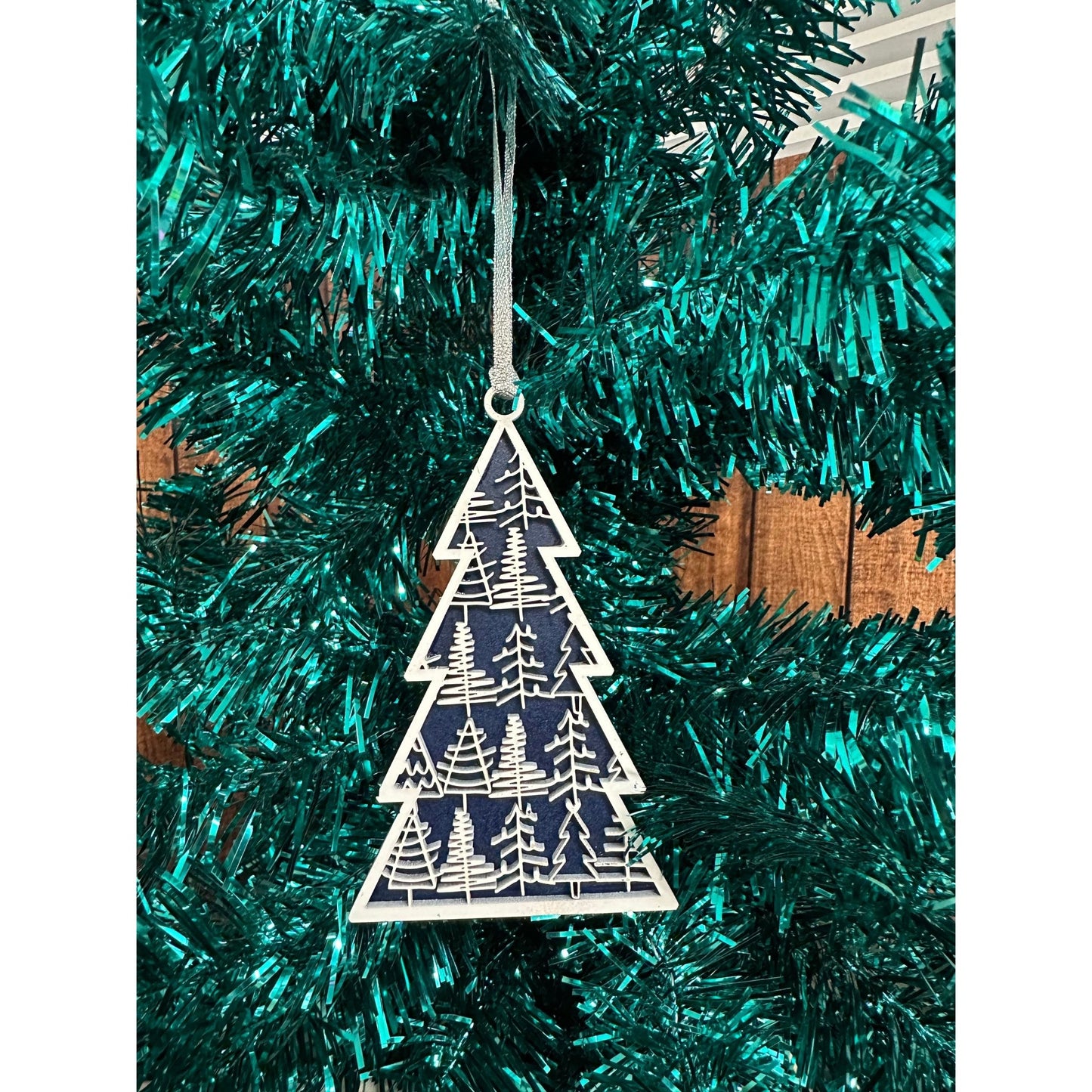 Snowflake Christmas Tree Ornaments - Nifty Decor & More