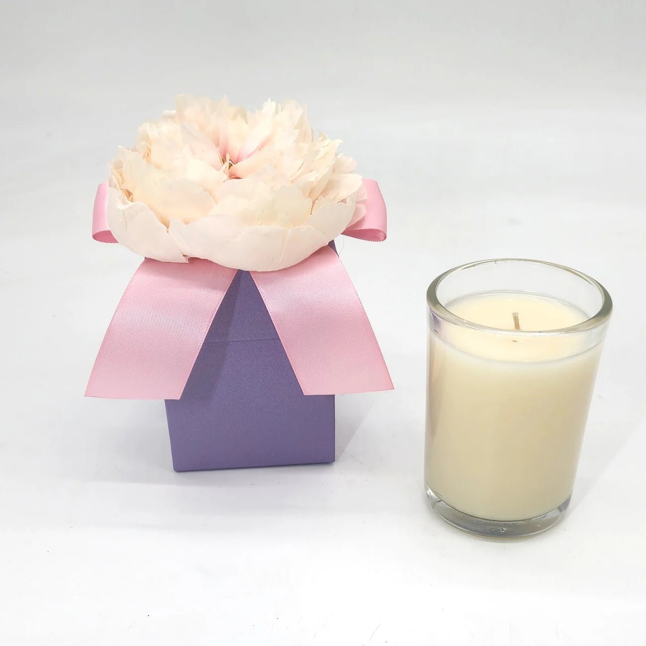 Spring Hyacinth 8 oz LUX Candle, Elegant Floral Scented Candle in Decorative Flower Box, Ideal Gift for Spring & Housewarming - Nifty Decor & More