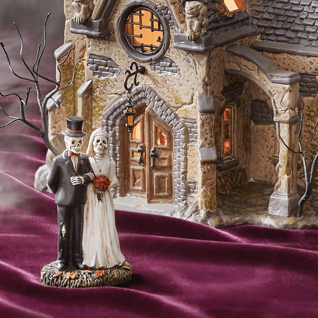 Snow Village Halloween - Dept 56