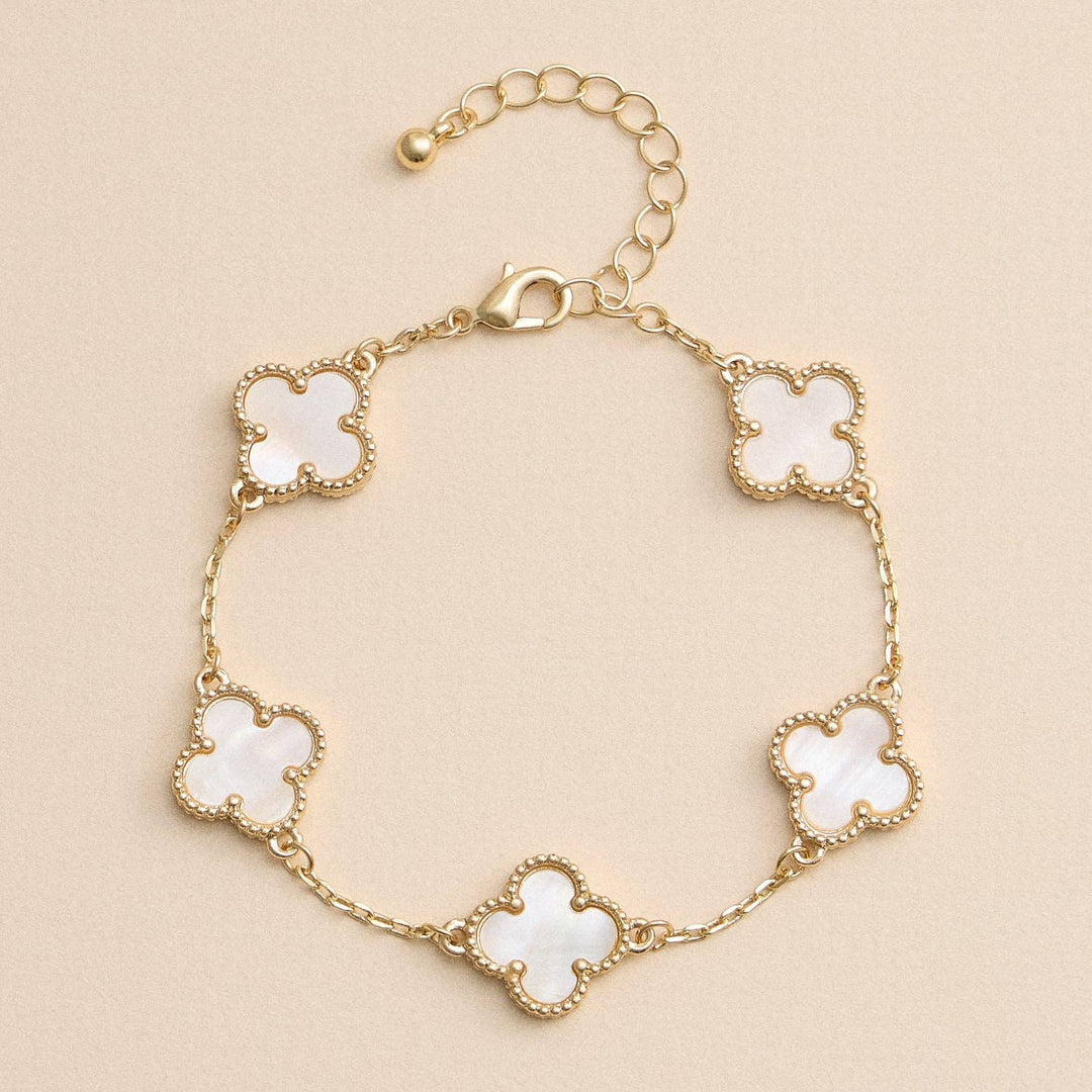 Multi Floral Shape Shell Charm Bracelet, Elegant Chic Design for Trendy Looks, Gift for Girly & Preppy Souls White