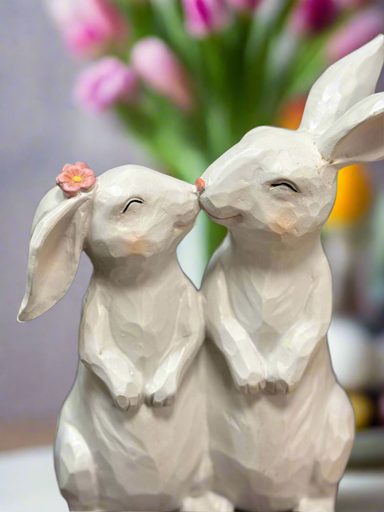 Kissing Bunny Couple Figurine | Cute Resin Wedding & Housewarming Gift for Couples | Adorable Home Decor Gifts