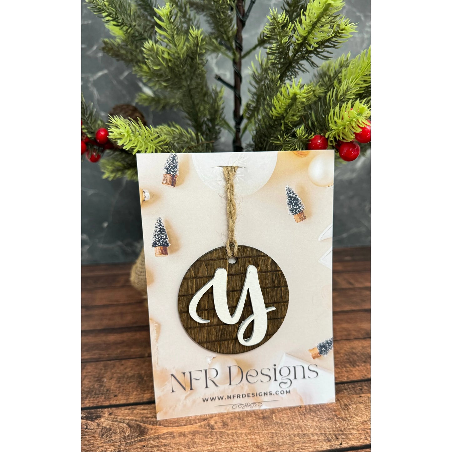 Shiplap Initial Christmas Ornament - Cursive Font Christmas Ornament Y - Cursive White letter/Dark backing 