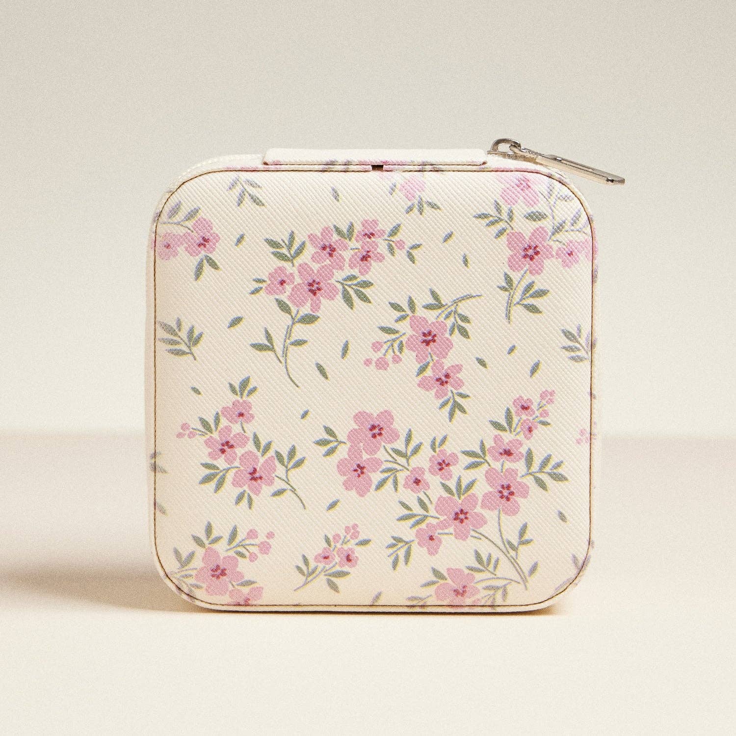 Stylish Boho-Chic Keepsake for Trendy Travelers, Travel Size Jewelry Case, Must-Have Gift for Glam Girls on the Move, Travel Jewelry Box Jewelry Pink Flower
