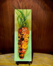 Button Carrot Resin Frame