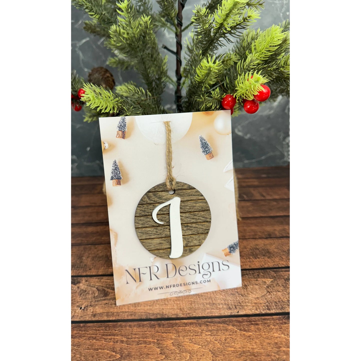 Shiplap Initial Christmas Ornament - Cursive Font Christmas Ornament I - Cursive White letter/Dark backing 