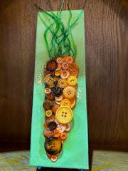 Button Carrot Resin Frame