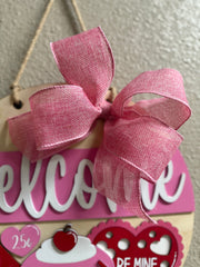 Welcome XOXO Cupcake Hanger