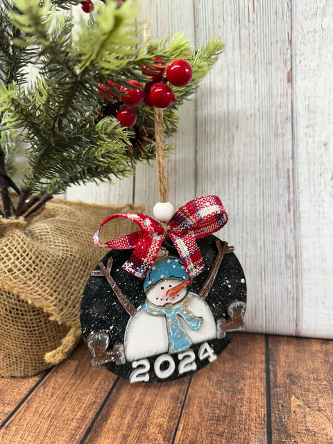 Setting Snowman Ornament    