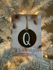Shiplap Initial Christmas Ornament - Regular Font Christmas Ornament Q White letter/Dark backing 
