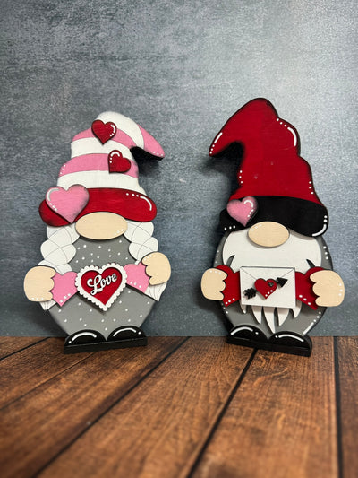 Valentine's Gnomes Valentine Shelf Sitter   