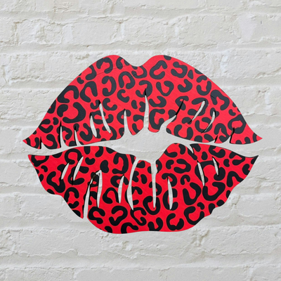 Leopard Print Red Black Lips Wall Hanger, Preppy Eye-Catching Animal Print Wall Art for Trendy Spaces, Perfect Gift for Bold Decor Fans Wall Decor