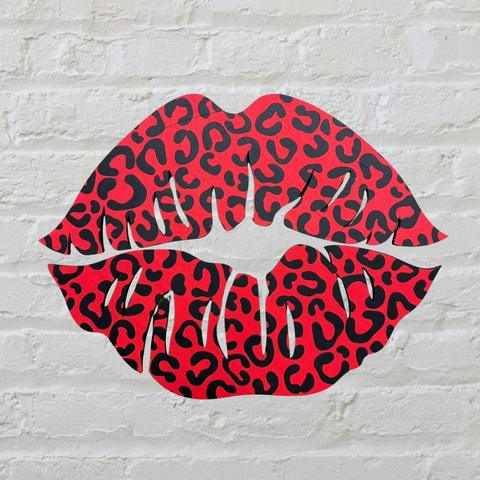 Leopard Print Red Black Lips Wall Hanger, Preppy Eye-Catching Animal Print Wall Art for Trendy Spaces, Perfect Gift for Bold Decor Fans Wall Decor