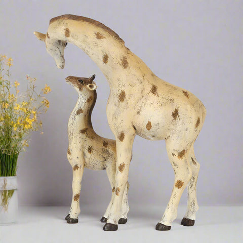 Mama and Baby Giraffe Figurines | Adorable Resin Decor for Nursery & Home, Cute Animal Figurines, Gift for Giraffe Lovers Table decor