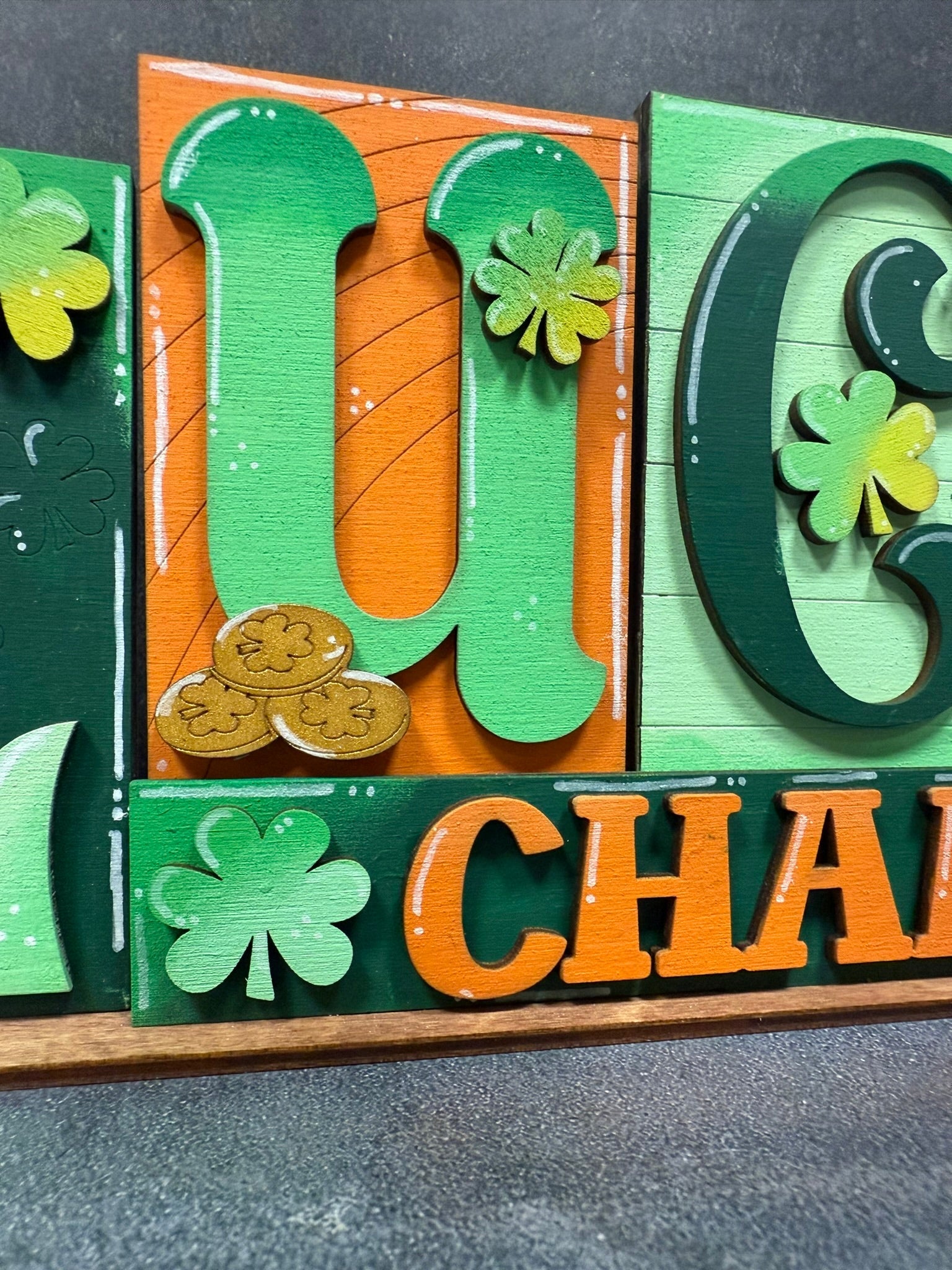Be My / Lucky Sign Table decor