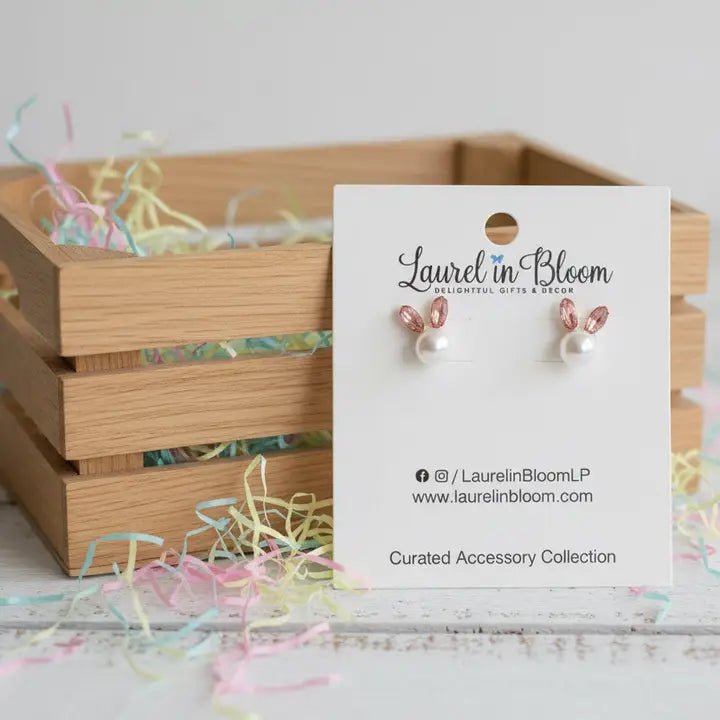 Earring card with earrings on a decorative background