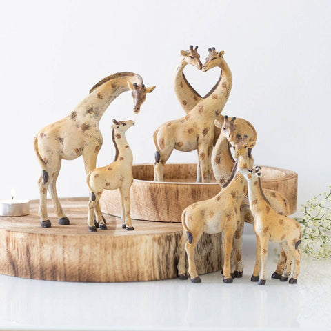 Mama and Baby Giraffe Figurines | Adorable Resin Decor for Nursery & Home, Cute Animal Figurines, Gift for Giraffe Lovers Table decor