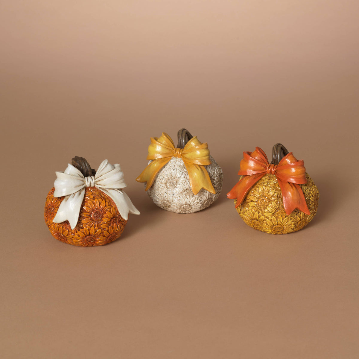 Thanksgiving Resin Harvest Pumpkin with Bow, 3.74"L