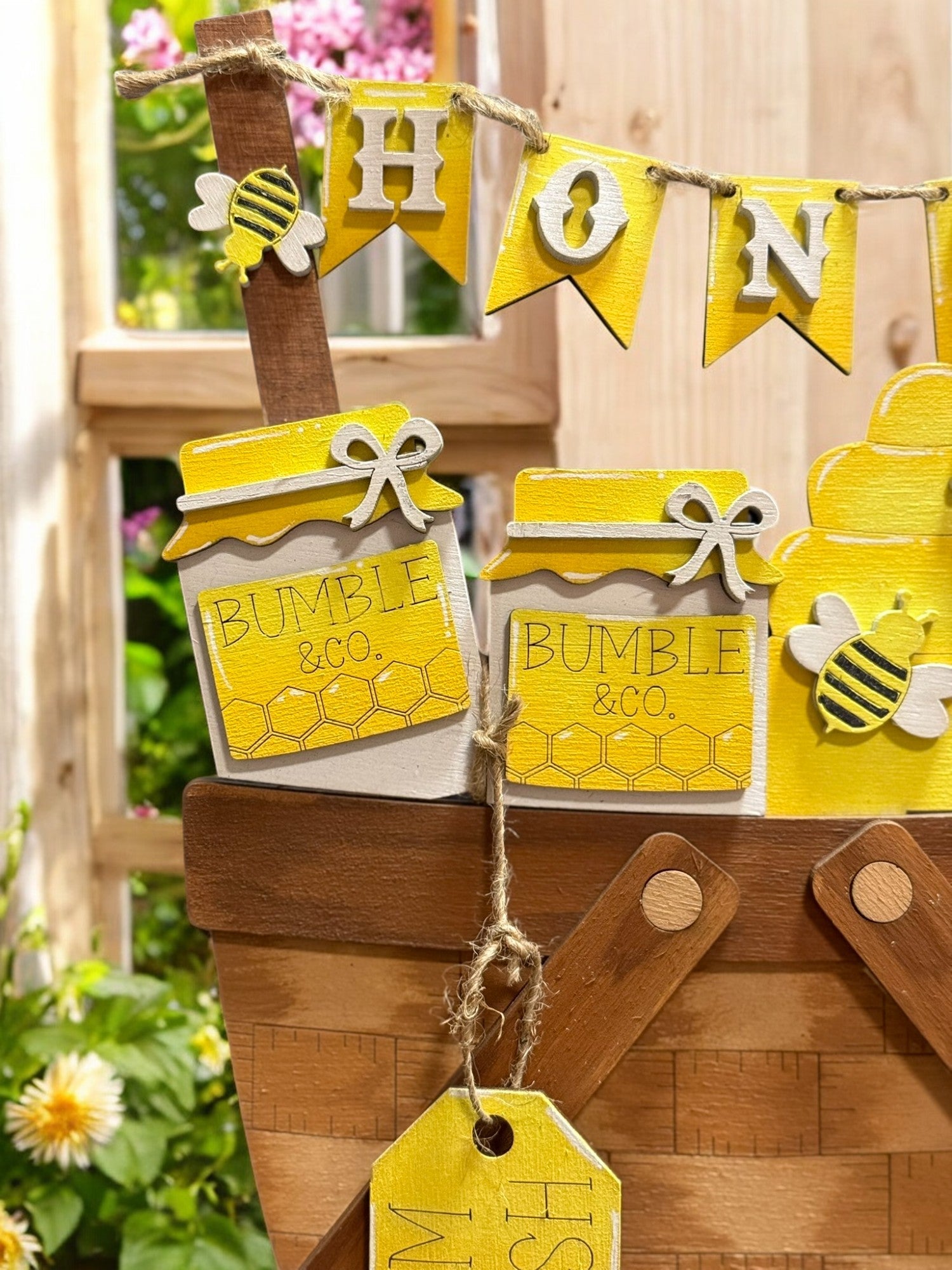 Farm Fresh Honey Weave Basket, Cute Bumble Bee Decor Shelf Sitter for Springtime Charm, Great Gift for Nature Enthusiasts