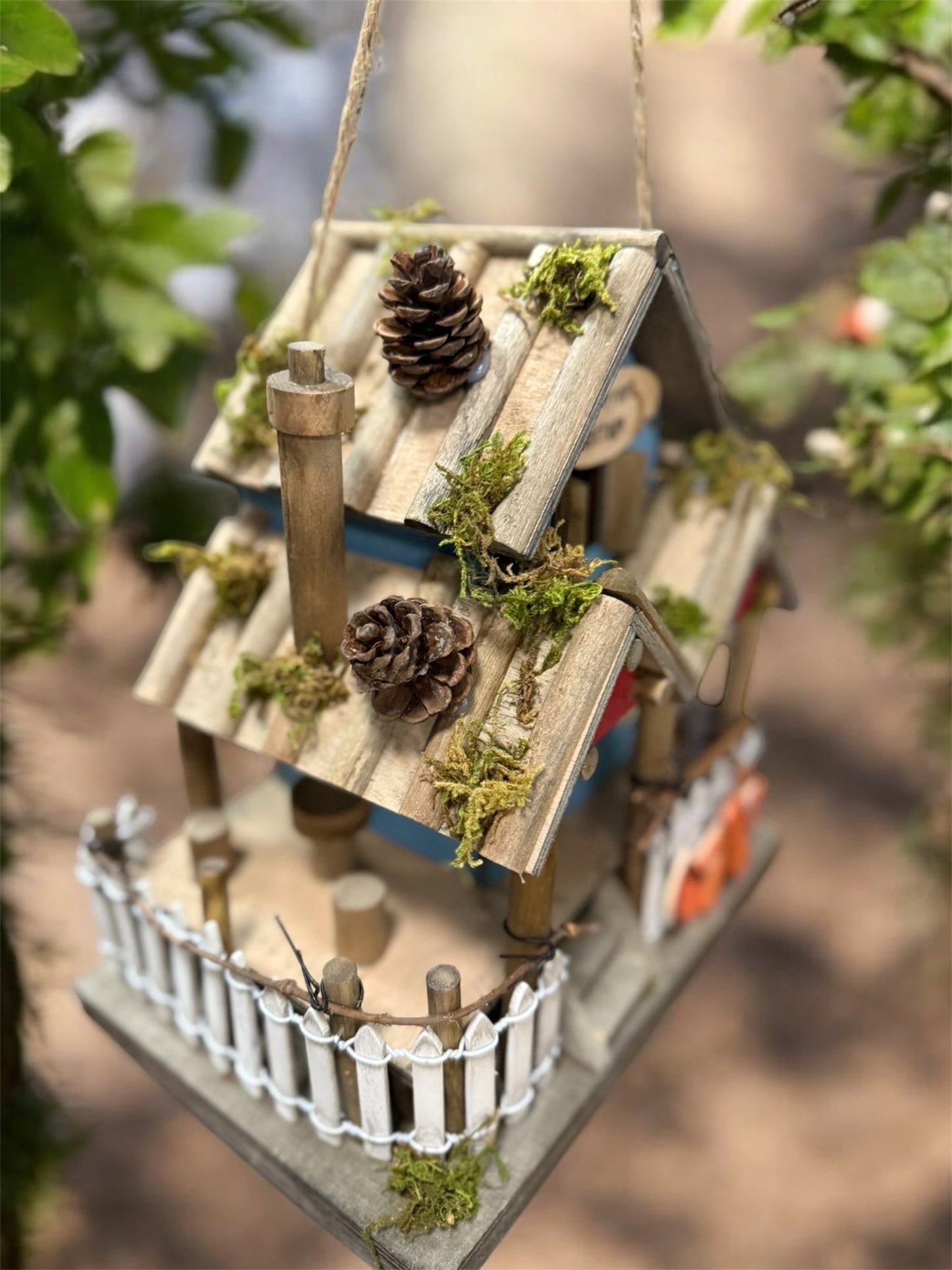 Lake Front Cottage Birdhouse - Nifty Decor & More