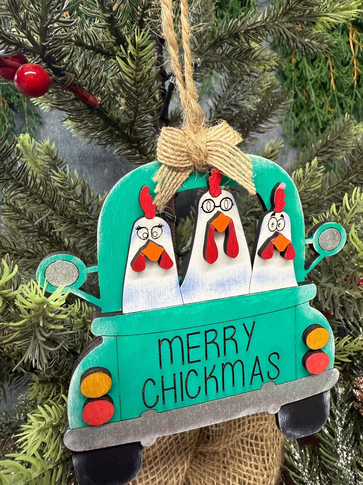 Merry Chickmas Ornament - Nifty Decor & More