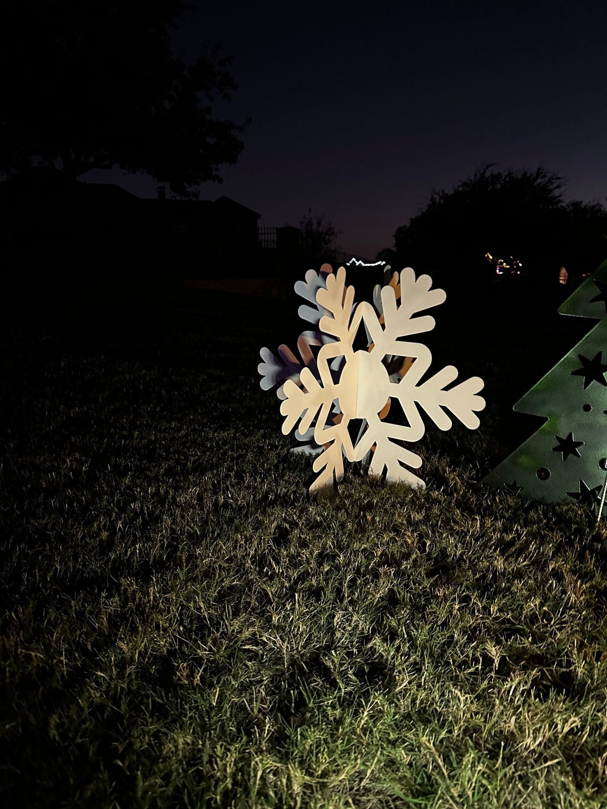 Metal Snowflakes Outdoor Decor - Nifty Decor & More