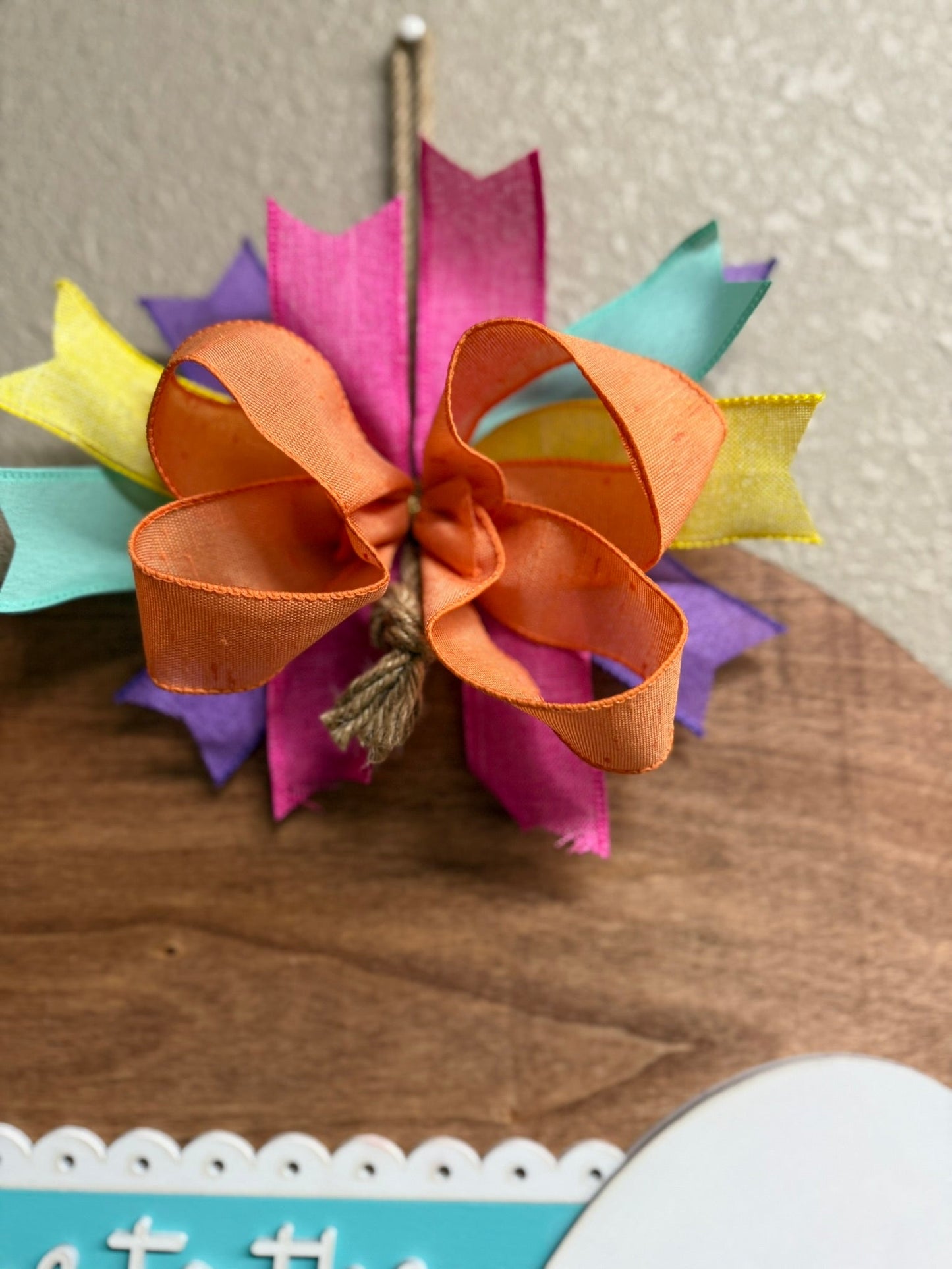 Peep Show Welcome Hanger - Nifty Decor & More