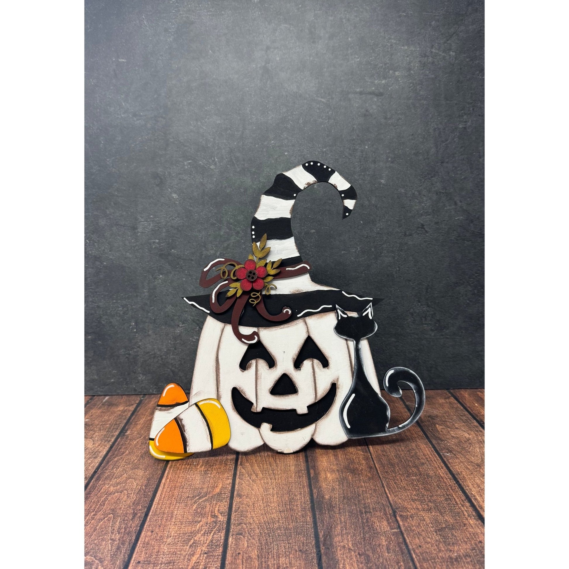 Pumpkin w/Witch Hat White