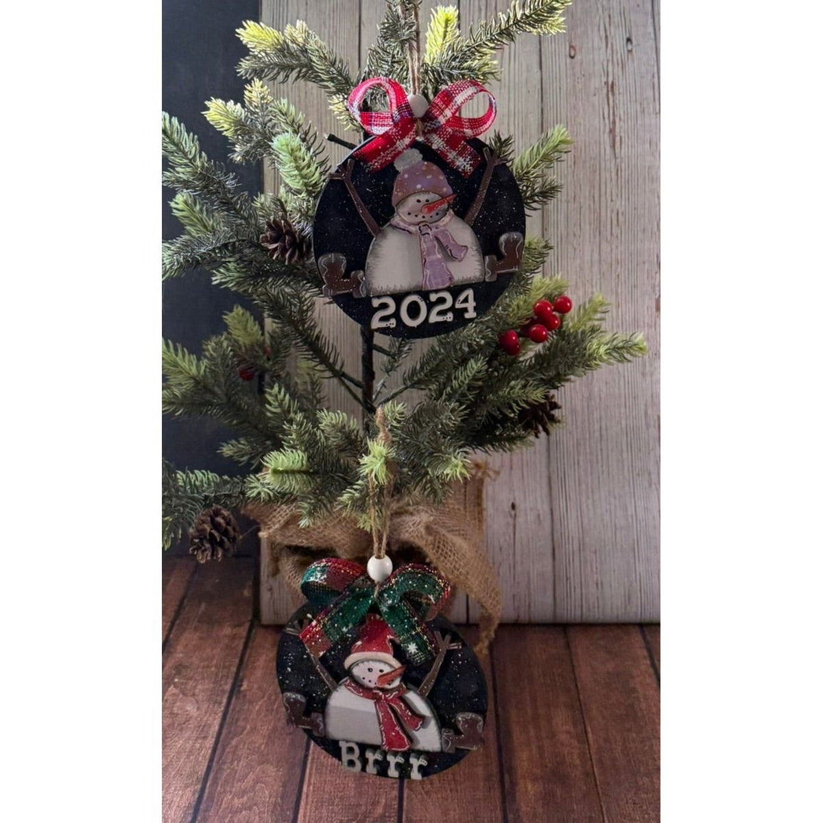 Sitting Snowman Ornament - Nifty Decor & More