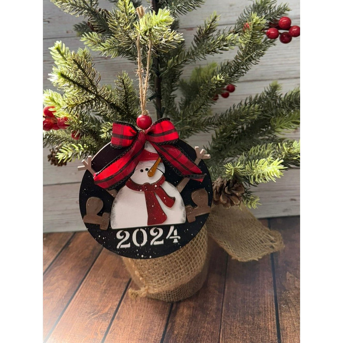 Sitting Snowman Ornament - Nifty Decor & More