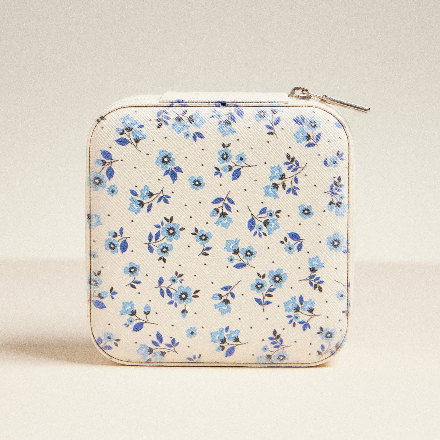Stylish Boho - Chic Keepsake Travel Jewelry Box - Nifty Decor & More