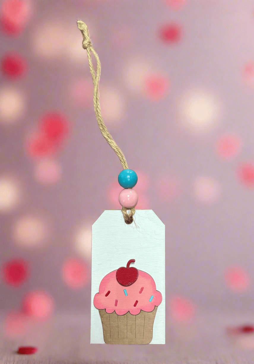 Valentine Tag Ornaments Cupcake