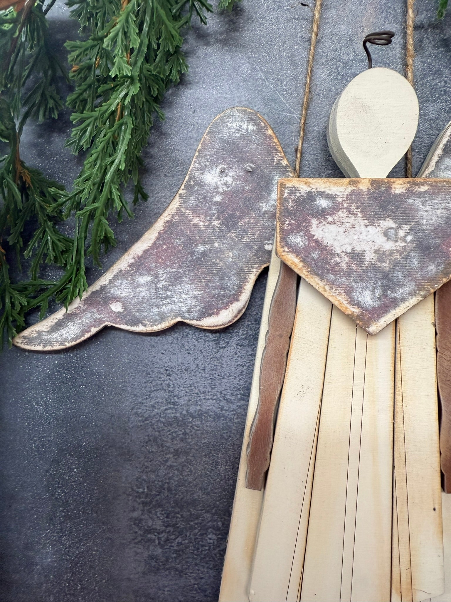 Wainscot Angel Hanger - Nifty Decor & More