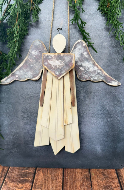 Wainscot Angel Hanger Christmas Wall Décor
