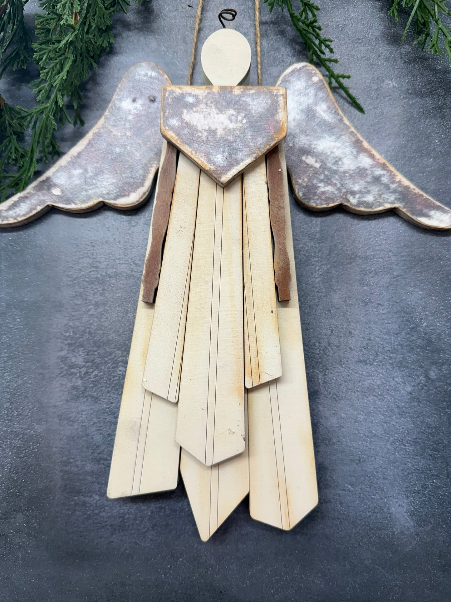 Wainscot Angel Hanger - Nifty Decor & More