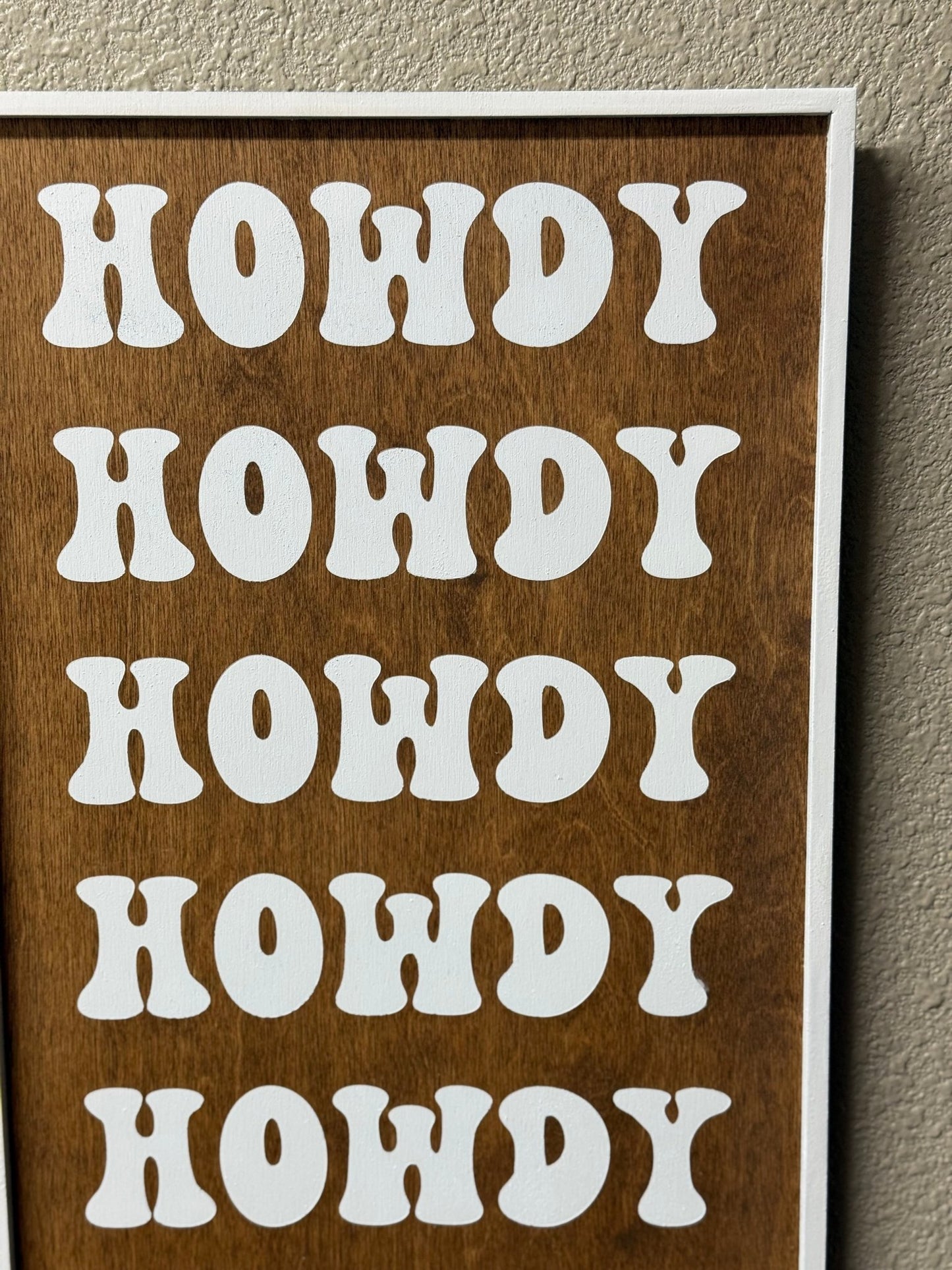 Western Howdy Sign - Rustic Farmhouse Wall Decor, Western Home Accent, Country Style Sign, Perfect for Entryway & Living Room