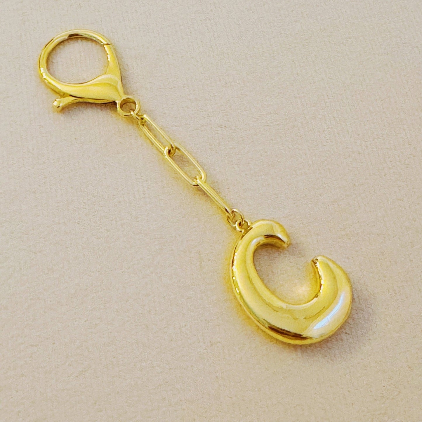 Whimsy Balloon Letter Initial Bag Charm, Fun Preppy Keychain Accessory, Stylish Bag Decoration, Perfect Gift Idea - Nifty Decor & More